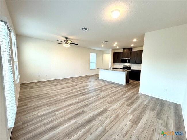 Building Photo - 433 Panther Pass