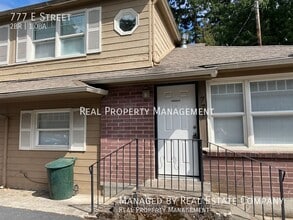 Building Photo - 777 E St