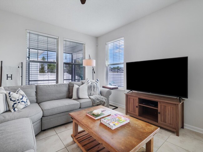 Foto del edificio - Resort-Style Living in a Spacious 4-Bedroo...