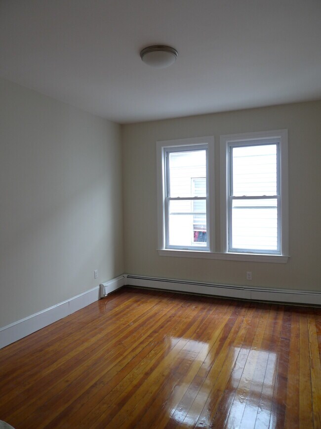Building Photo - 12 Wensley St