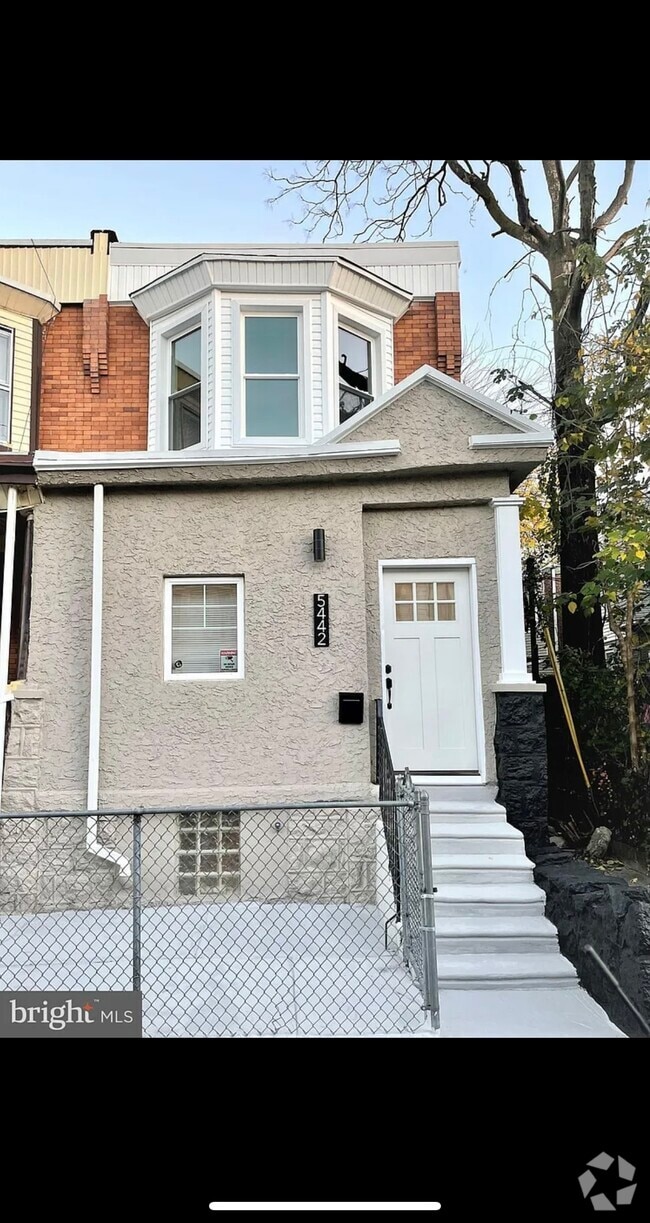Building Photo - 5442 Trinity St