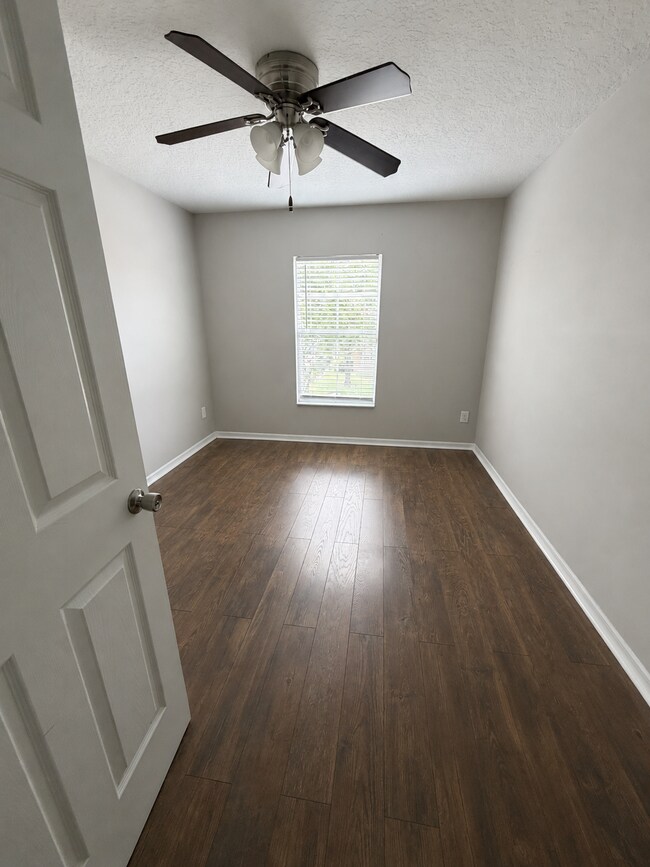 Building Photo - 3901 Silverbell Loop