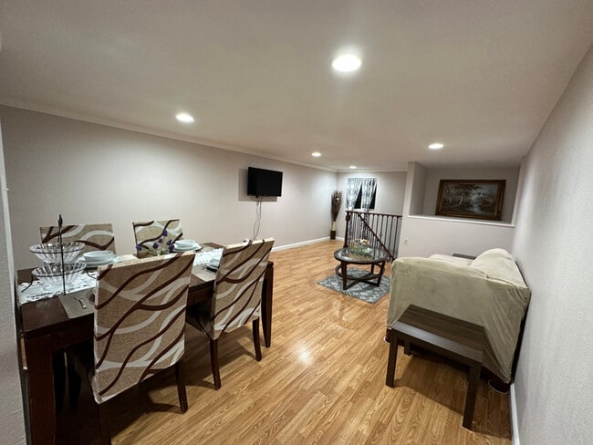 Building Photo - 50 August Ct