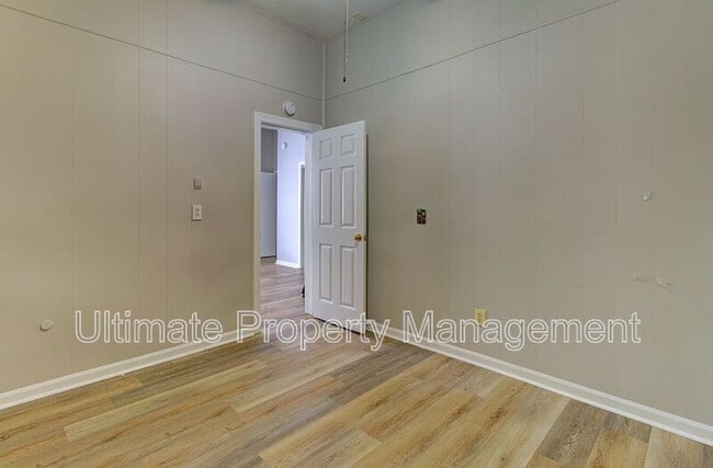 Building Photo - 5746 Marguerite Dr