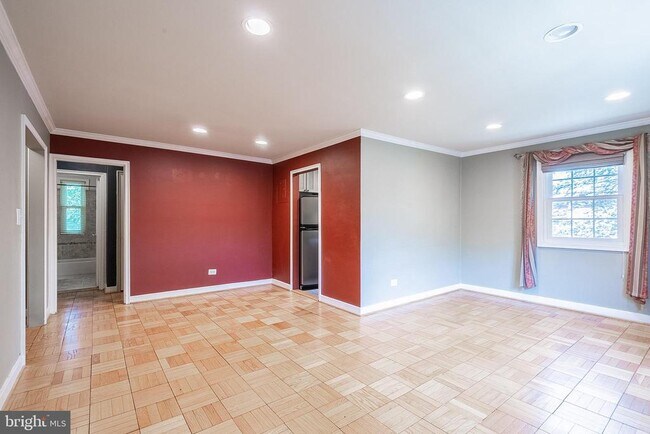 Foto del edificio - 4374 N Pershing Dr