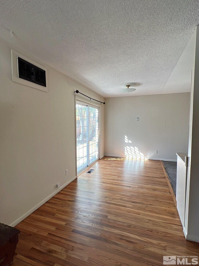 Building Photo - 3560 Yosemite Pl