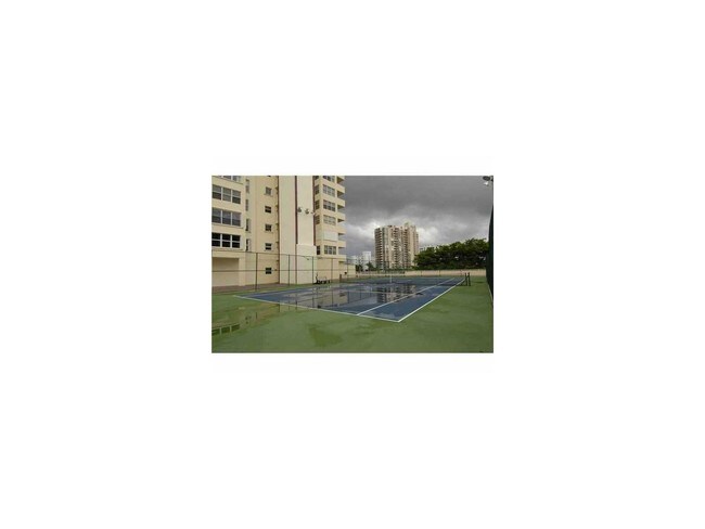 Building Photo - 3015 N Ocean Blvd