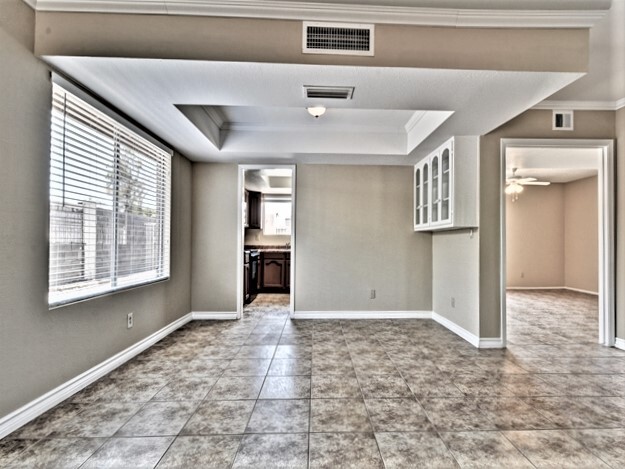 Foto del edificio - 2447 W Paradise Lane