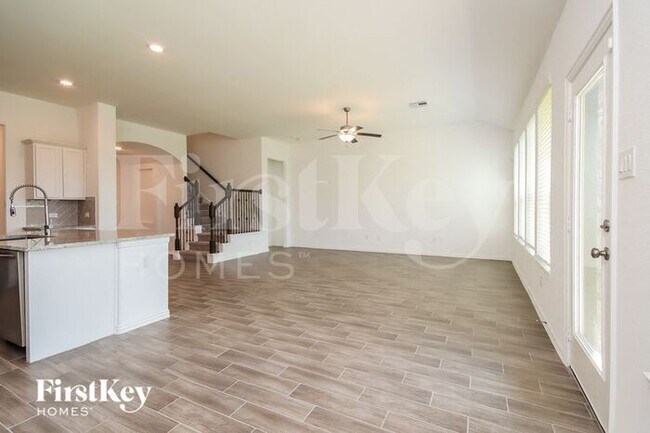 Foto del edificio - 15122 Arlington Park Ave