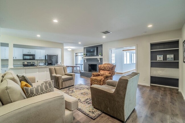 Foto del edificio - Newly Remodeled & Ready to Move In!