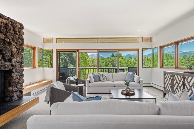 Foto del edificio - 623 Johnson Dr
