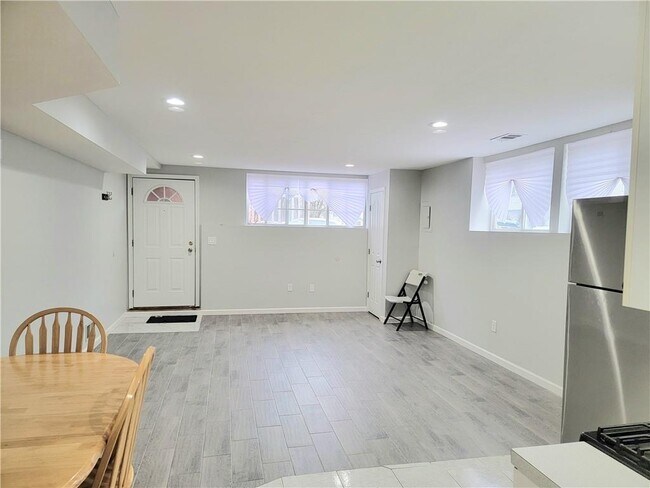 Foto del edificio - 125 Darnell Ln