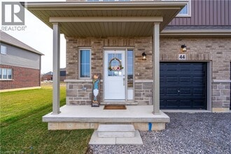 Building Photo - 44 Zoe Ln