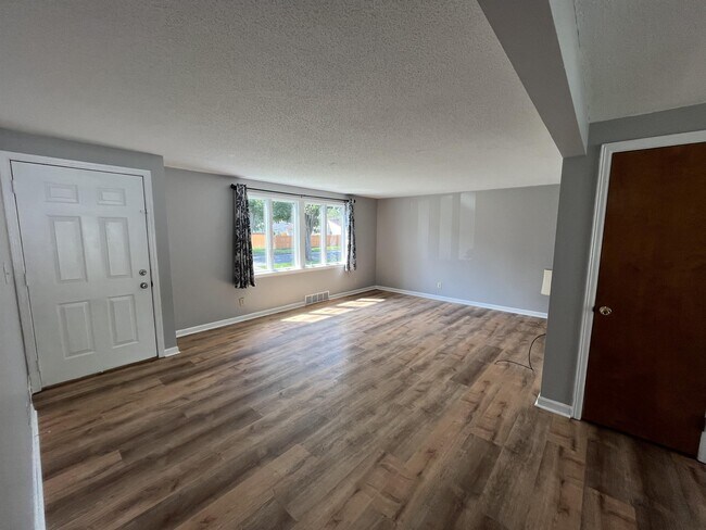 Building Photo - 9818 Moschel Ct