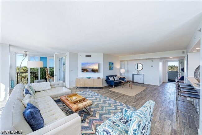 Foto del edificio - 6361 Pelican Bay Blvd