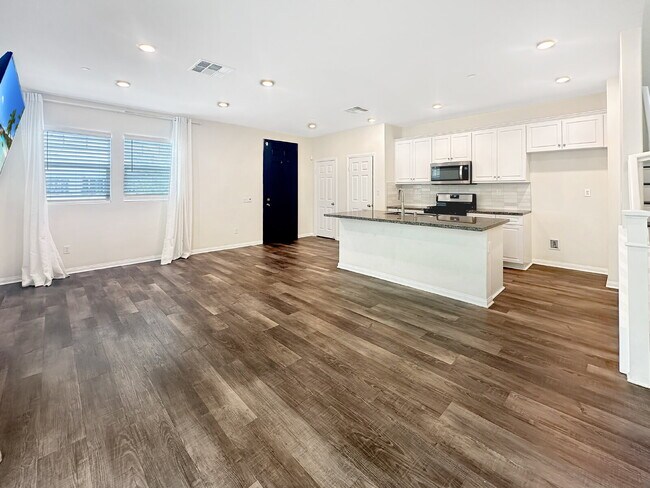 Building Photo - Modern 3-Bedroom Home in Vista Canyon – Prime Canyon Country Location Near the Vista Canyon Multi...