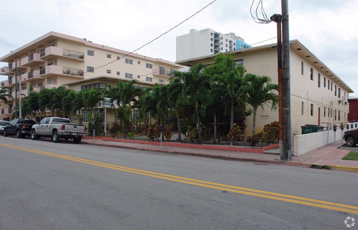 Building Photo - Medlaw Apartments