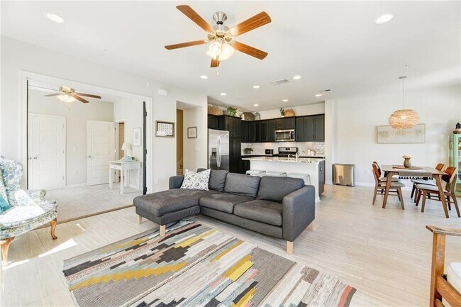 Foto del edificio - 13800 Lyndhurst St