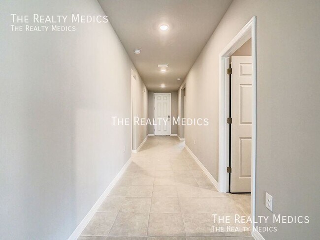 Building Photo - 709 Alta Vista Ct
