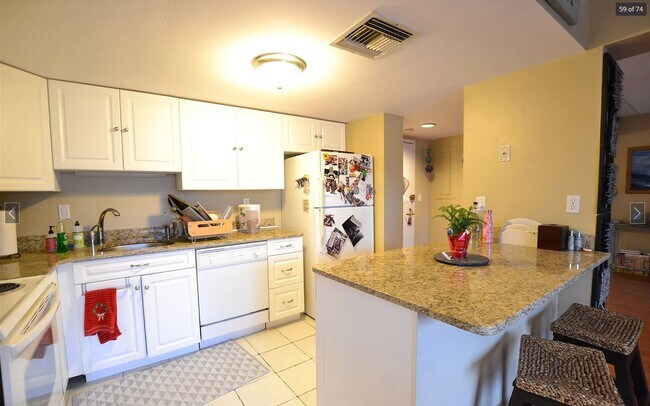 Foto del edificio - 85 Brainerd Rd