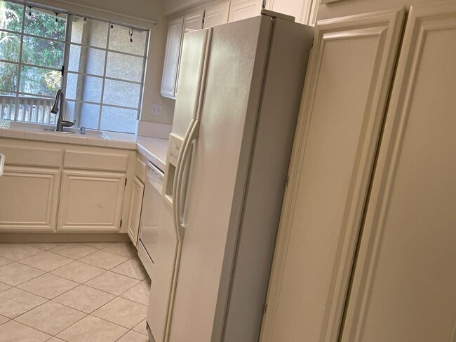 Building Photo - 631 Oak Run Trl