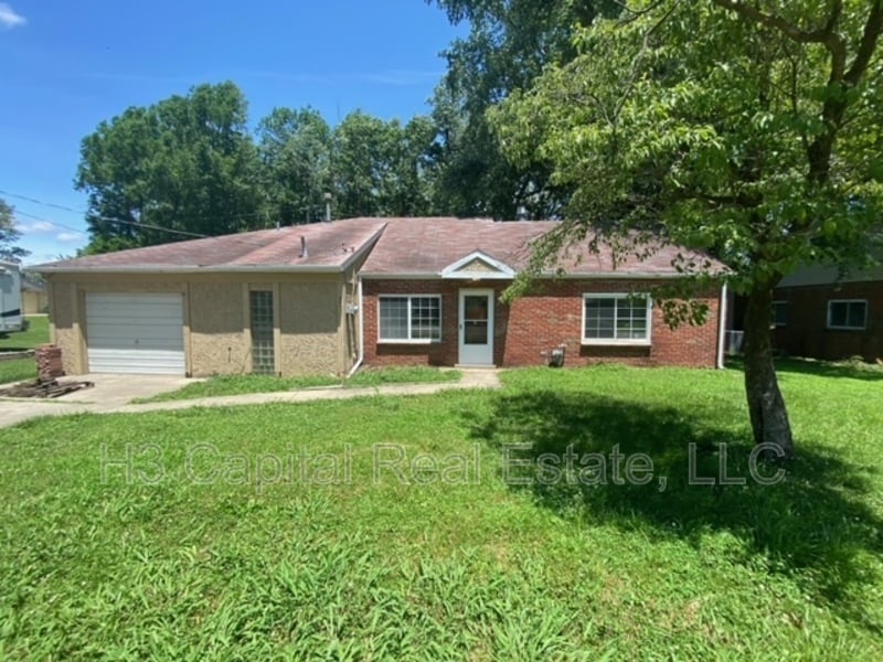 Primary Photo - 27 Fahey Pl