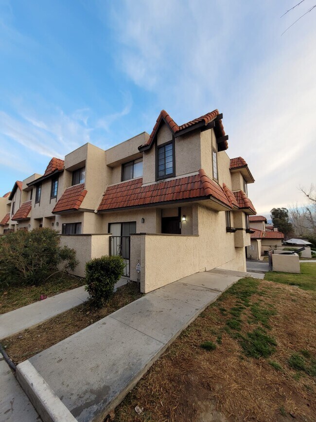 Foto del edificio - 27657 Ironstone Dr