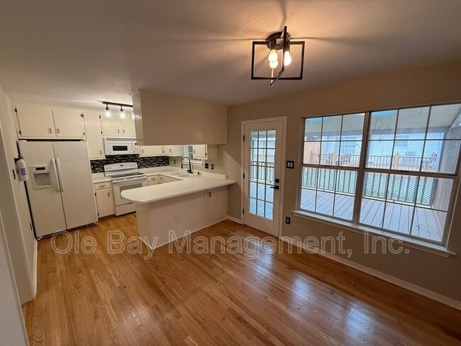 Foto del edificio - 270 Hillcrest Rd