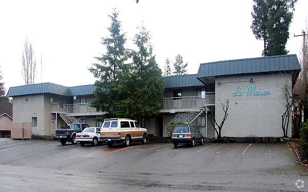 Primary Photo - La Maison Apartments