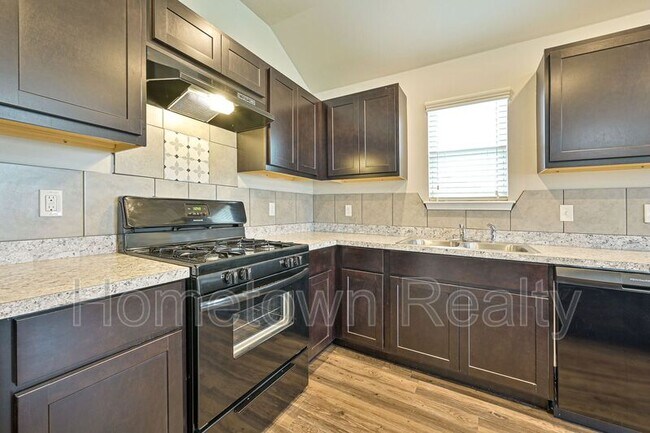 Building Photo - 4817 Fieldstone Dr
