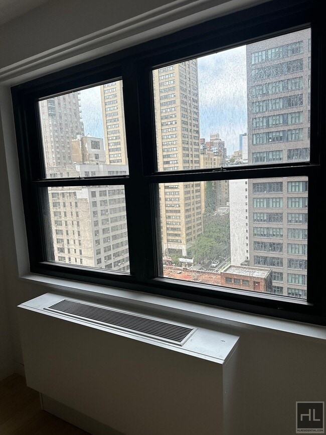Building Photo - East 39th Street