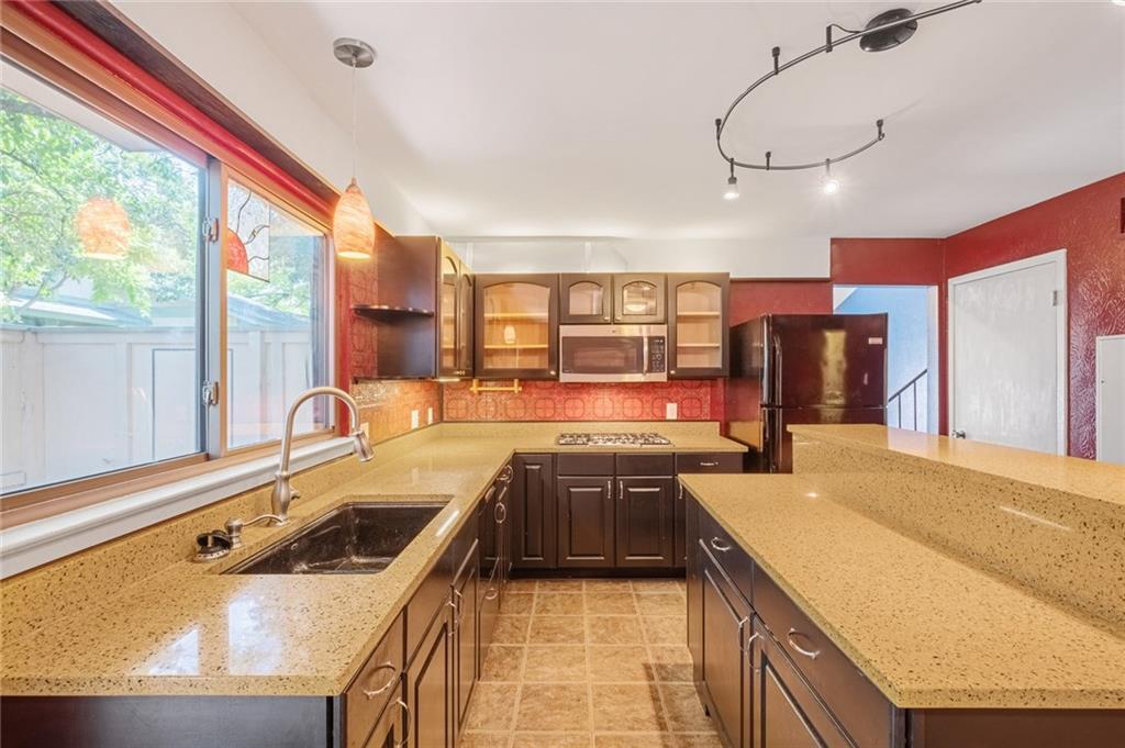 Foto principal - 9515 Blue Creek Ln
