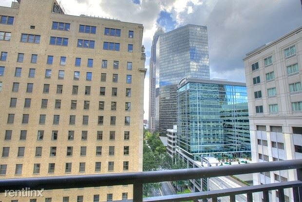 Foto del edificio - 2 br, 2 bath - 230 S Tryon St # 12