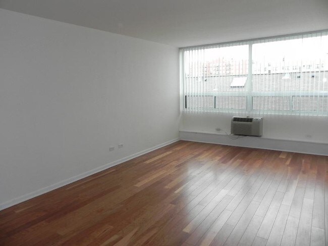 Foto del edificio - 800 Hinman Ave