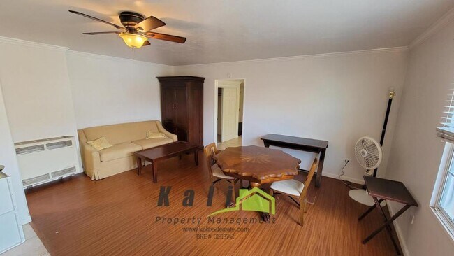 Foto del edificio - 536 Davidson St Unit C