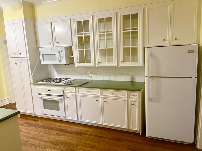 Foto del edificio - 654 Linden St