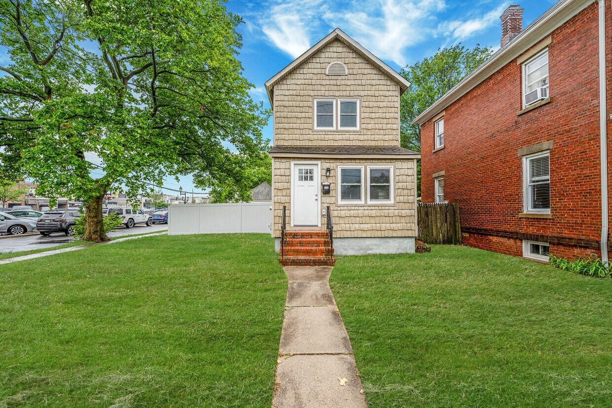 Primary Photo - 38 S Front St