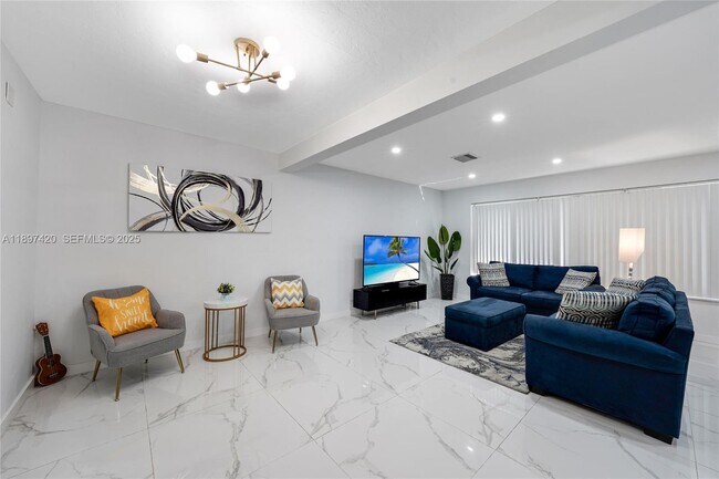 Foto del edificio - 12520 NE 1st Ct