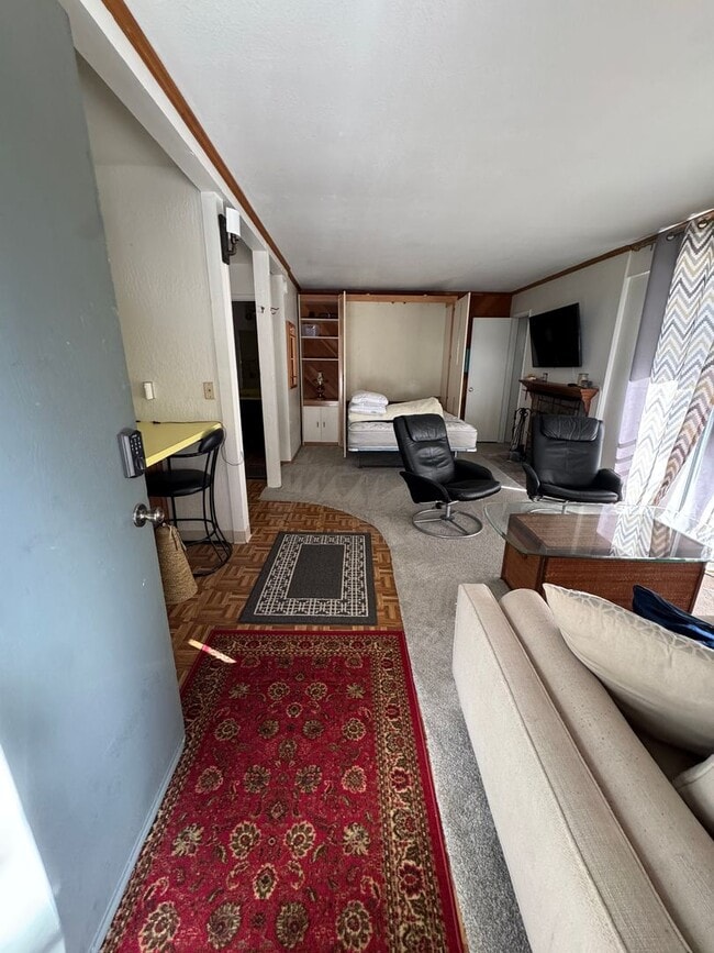 Building Photo - Hidden Valley