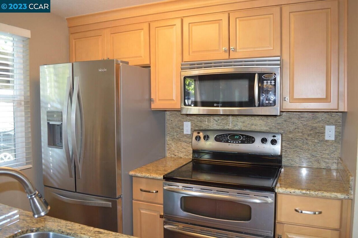 Primary Photo - 850 Camelback Pl