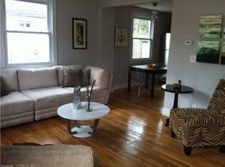 Foto del edificio - 110 Westerleigh Rd
