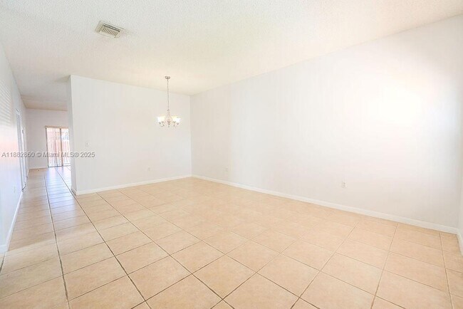 Foto del edificio - 8117 NW 199th Terrace