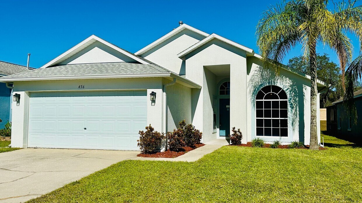 Primary Photo - Relax & recharge in this Charming 3Bedroom...