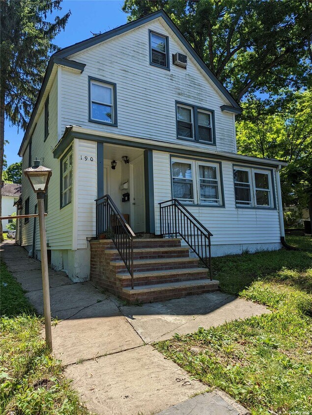 Primary Photo - 190 Steamboat Rd