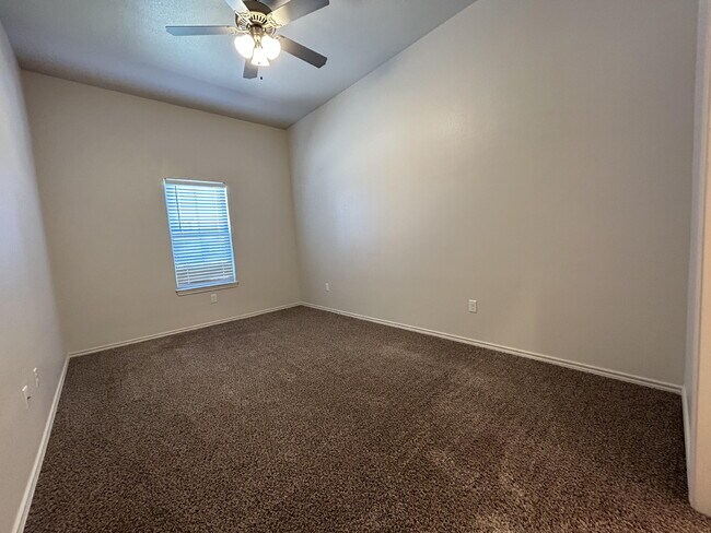 Building Photo - 11620 Evanston Ave