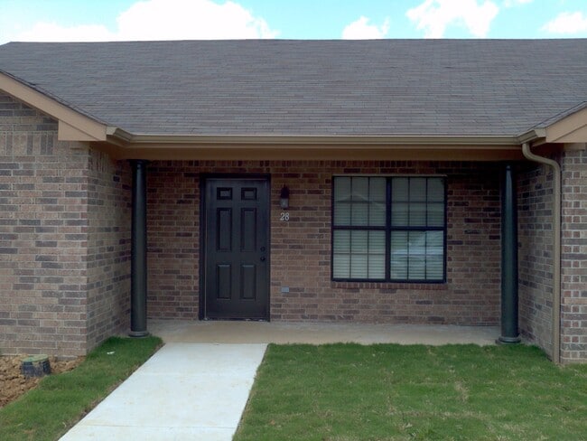 Foto del edificio - 9010 Holmes Ln