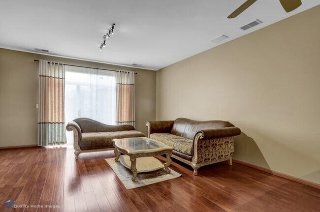Foto del edificio - 2410 Oneida Ln