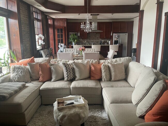 Foto del edificio - 7320 Madison St