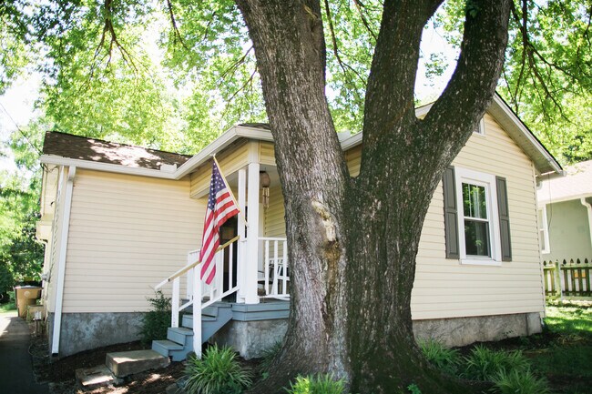 Building Photo - 2218 Kline Ave