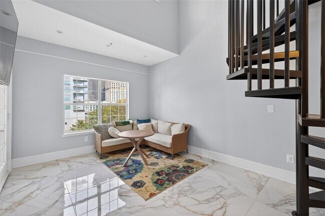 Foto del edificio - 1075 Peachtree Walk NE